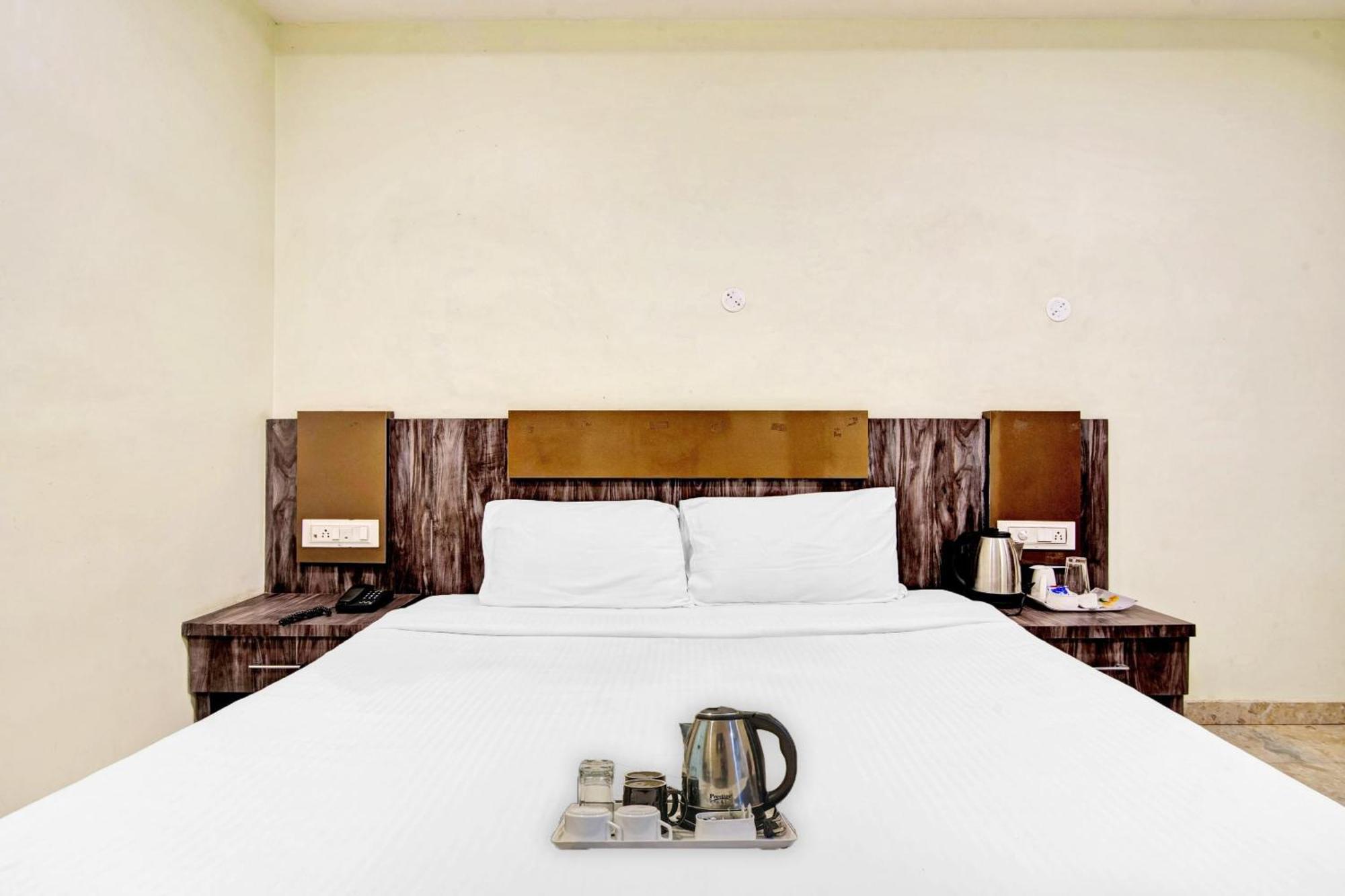 Townhouse 700 Hotel Krishna. 那格浦尔 外观 照片