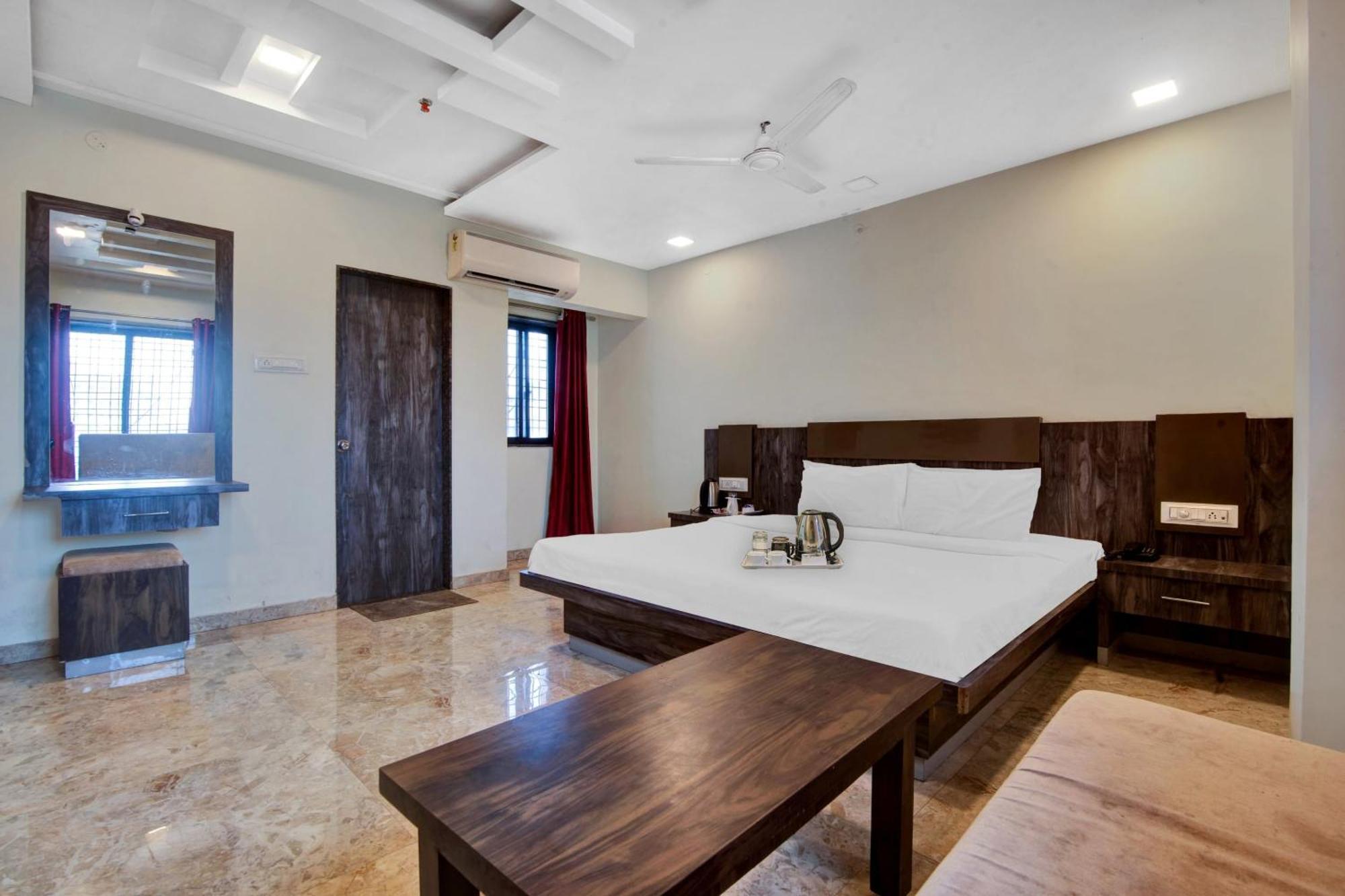 Townhouse 700 Hotel Krishna. 那格浦尔 外观 照片