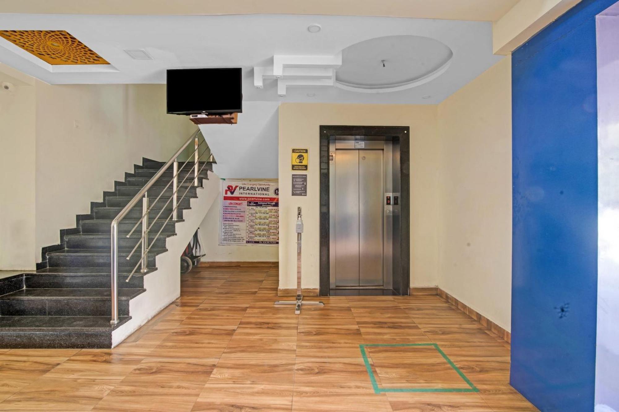 Townhouse 700 Hotel Krishna. 那格浦尔 外观 照片