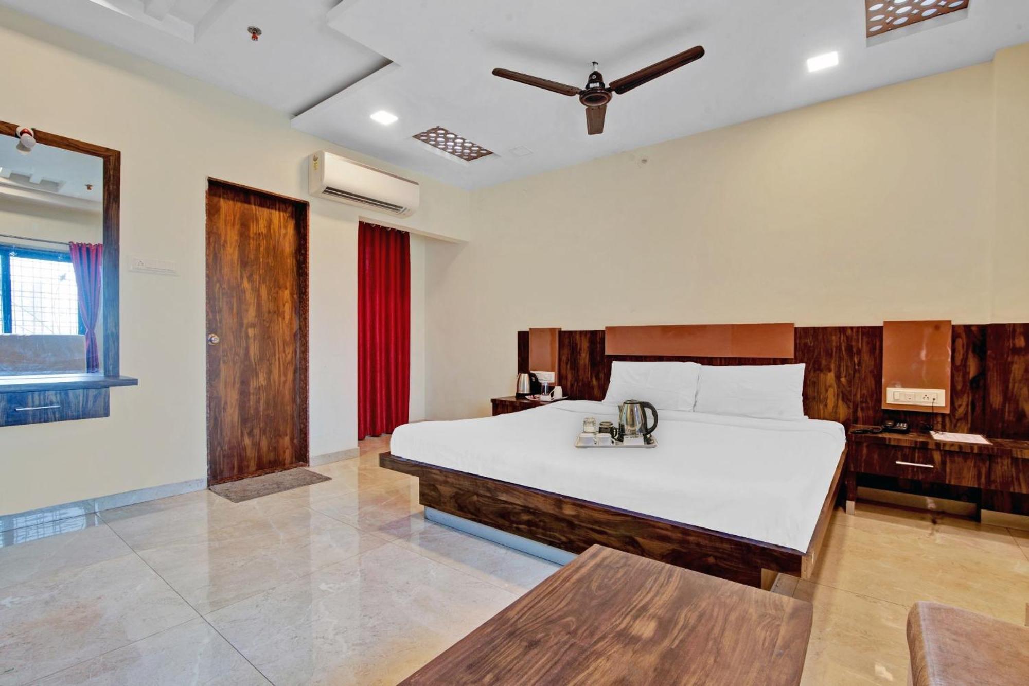 Townhouse 700 Hotel Krishna. 那格浦尔 外观 照片